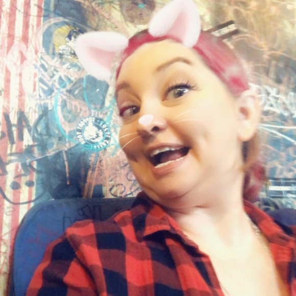 Meet your Posher, Kim - Picture 3 of 8